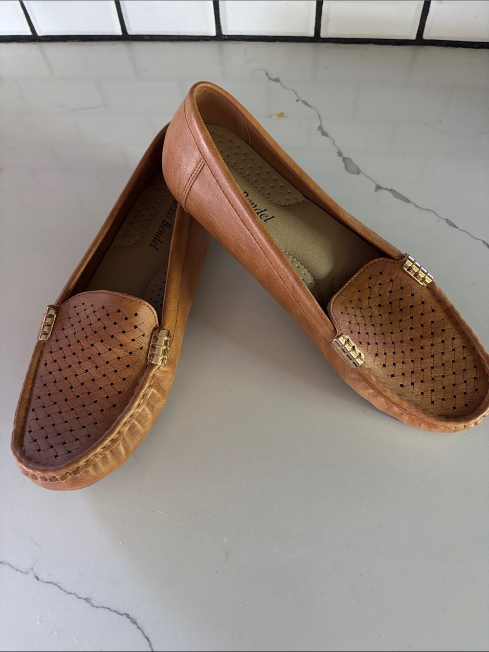 Alexis Bendel Laser Cut Women’s Driving Moccasins Sz 9, EXCELLENT CONDITION